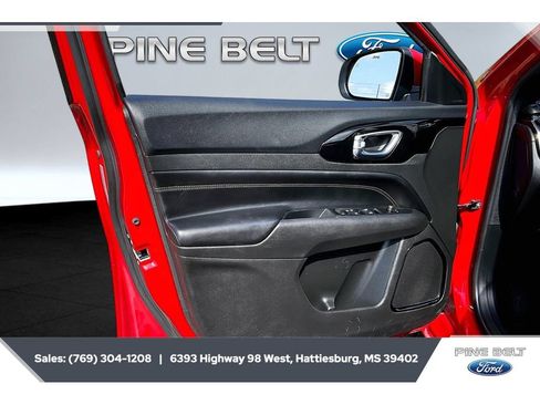 Used 2022 Jeep Compass Limited AWD/4WD image 17