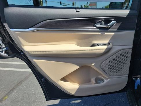 New 2025 Jeep Grand Cherokee L Limited w/ Luxury Tech Group II image 14