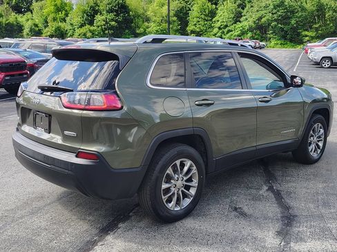 Used 2019 Jeep Cherokee Latitude Plus w/ Cold Weather Group AWD/4WD image 6