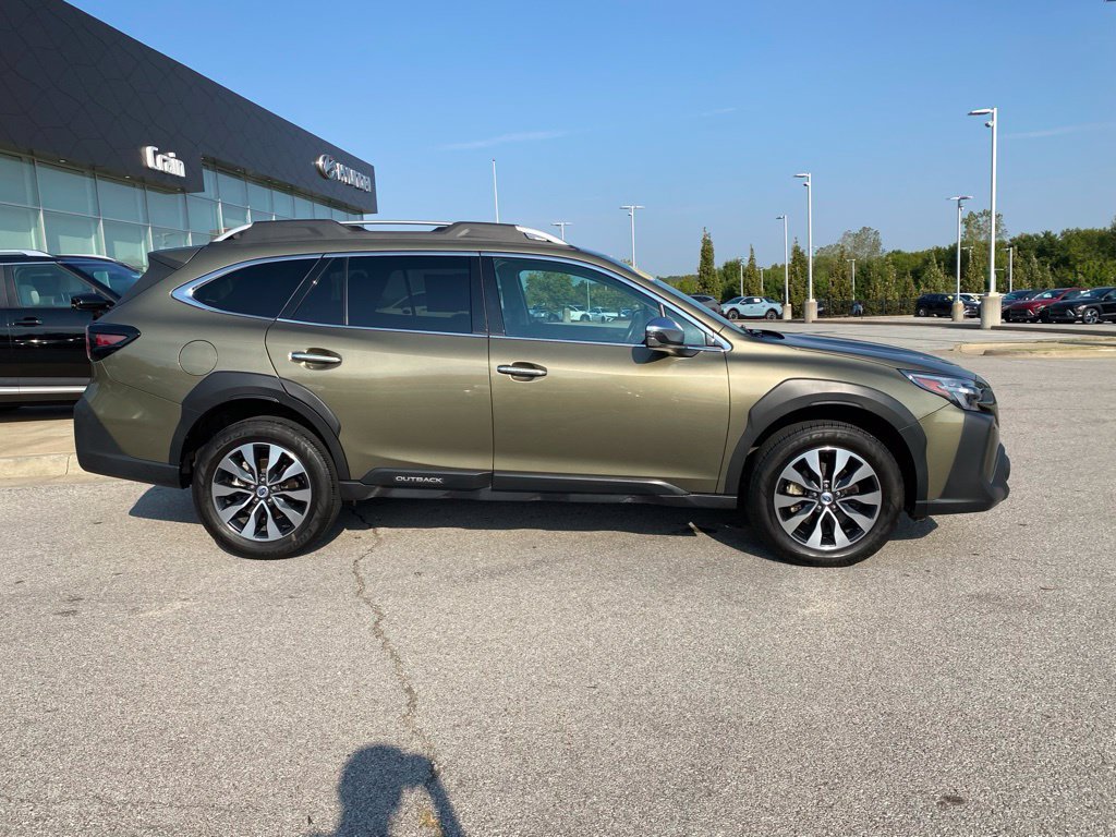 Used 2024 Subaru Outback Touring AWD/4WD image 8