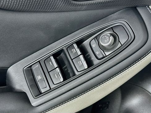 Used 2023 Subaru Forester Limited AWD/4WD image 18