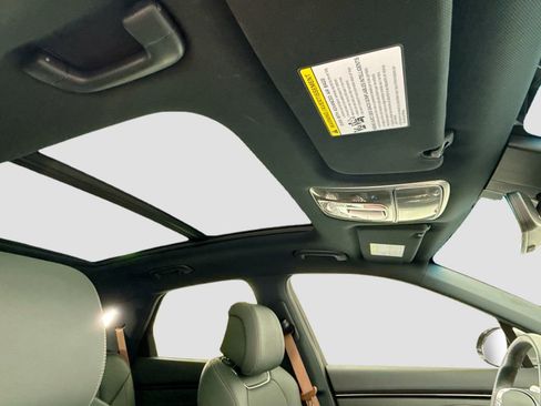 Used 2023 Genesis GV70 2.5T w/ Advanced Package image 17