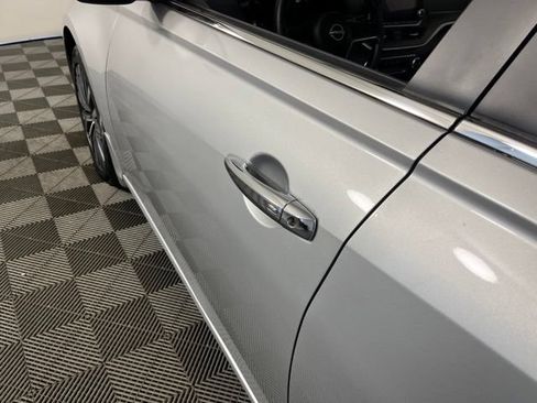 Used 2024 Nissan Altima 2.5 SV AWD/4WD image 13
