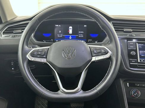 Used 2022 Volkswagen Tiguan S image 11