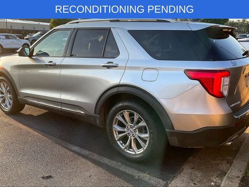Used 2023 Ford Explorer Limited AWD/4WD image 3