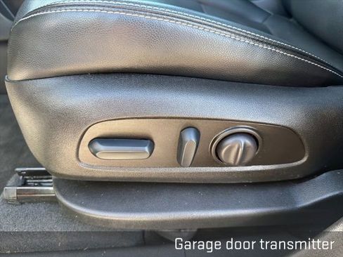 Used 2023 GMC Terrain SLT image 35