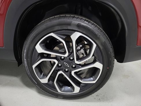 Used 2025 Chevrolet Trax RS w/ Driver Confidence Package image 8