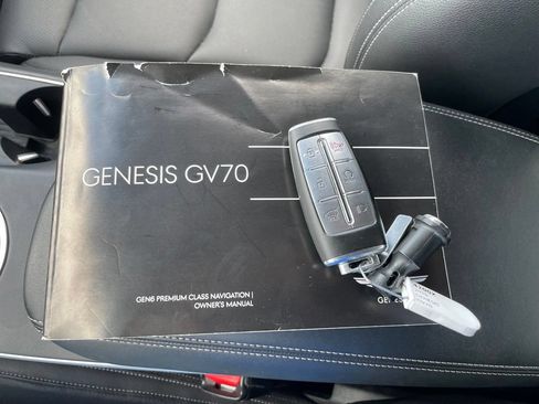 Used 2025 Genesis GV70 2.5T AWD/4WD image 38