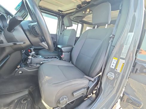 Used 2019 Jeep Wrangler Unlimited Sport S AWD/4WD image 38