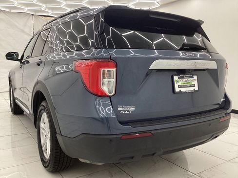 Used 2021 Ford Explorer XLT AWD/4WD image 9
