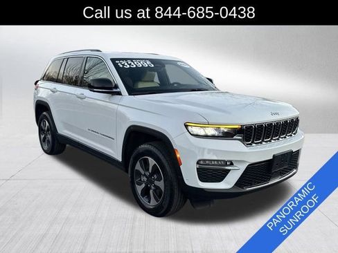 Used 2023 Jeep Grand Cherokee 4WD 4xe w/ Luxury Tech Group II image 3