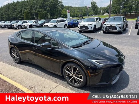 Used 2023 Toyota Prius XLE FWD image 1
