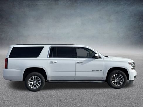 Used 2018 Chevrolet Suburban LS image 2