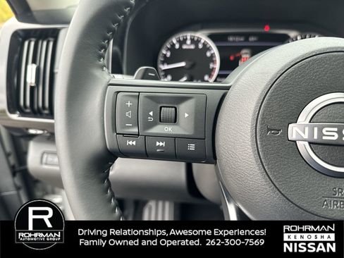 New 2025 Nissan Pathfinder SV w/ Black Appearance Package image 12