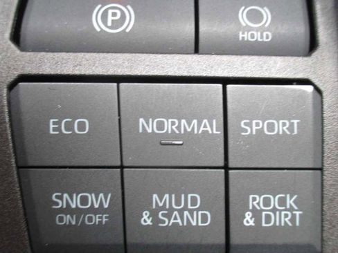 Used 2022 Toyota RAV4 LE image 24