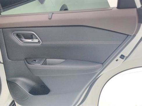 Used 2022 Nissan Rogue Platinum w/ Head-Up Display Package FWD image 33