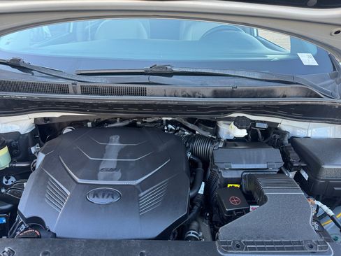 Used 2019 Kia Sedona L image 22