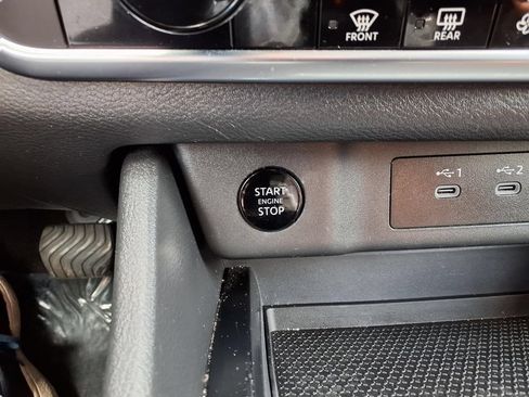 Used 2025 Nissan Rogue SV AWD/4WD image 9