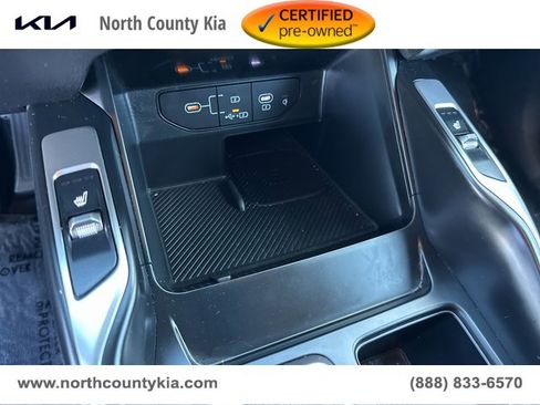 Certified 2025 Kia Sorento S image 29