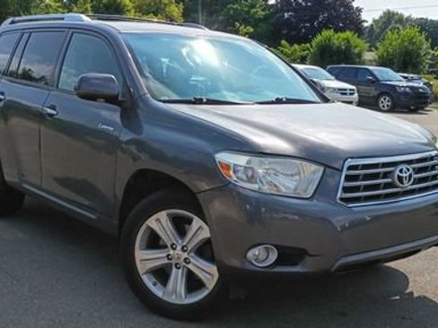 Used 2009 Toyota Highlander Limited w/ Extra Value Pkg 7 AWD/4WD image 4