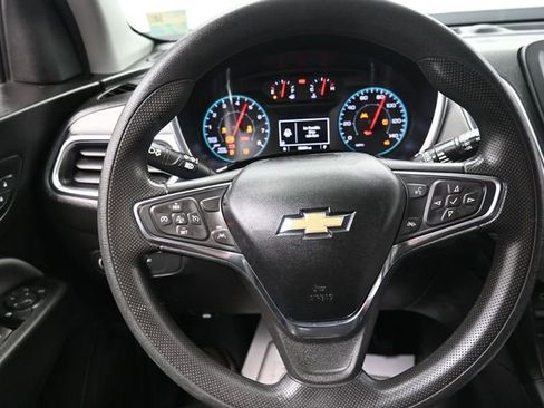 Used 2021 Chevrolet Equinox LS w/ LS Convenience Package image 2