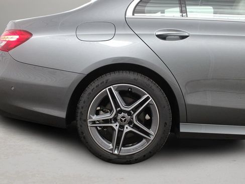 Used 2023 Mercedes-Benz E 350 4MATIC Sedan image 12