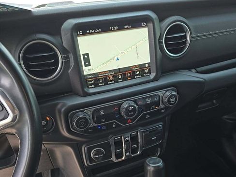 Used 2022 Jeep Wrangler Unlimited Sahara AWD/4WD image 6