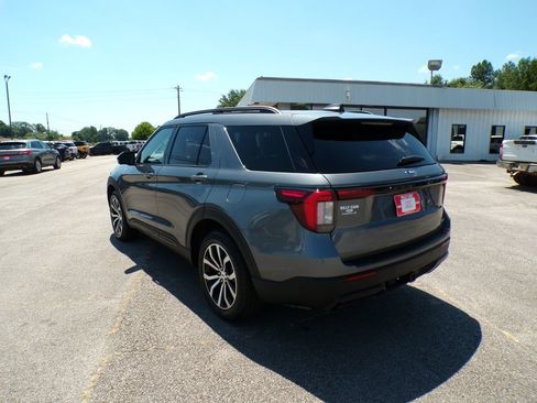 Used 2025 Ford Explorer ST-Line AWD/4WD image 4