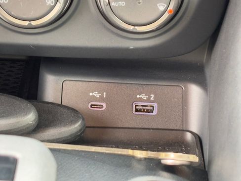 Certified 2024 Nissan Z Performance w/ Floor Mat Package image 27