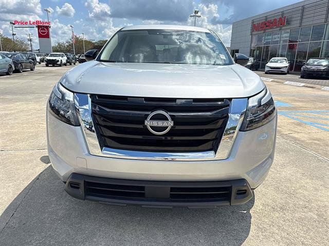 Certified 2025 Nissan Pathfinder S FWD image 2