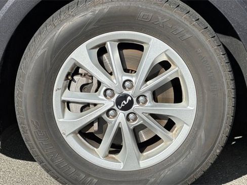 Used 2024 Kia Carnival LX image 43