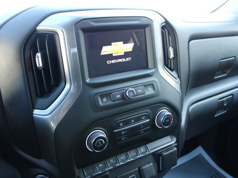 Used 2024 Chevrolet Silverado 1500 Custom image 30