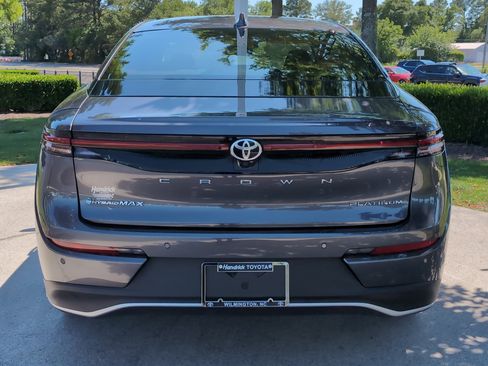 Certified 2024 Toyota Crown Platinum AWD/4WD image 9