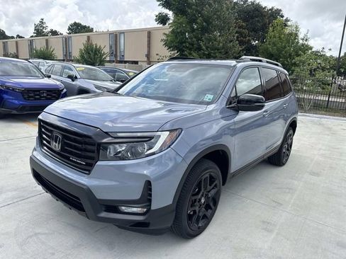 Certified 2025 Honda Passport Black Edition image 3