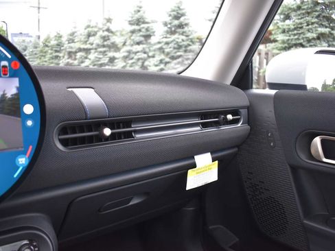 Used 2025 MINI Cooper 2-Door Hardtop FWD image 25