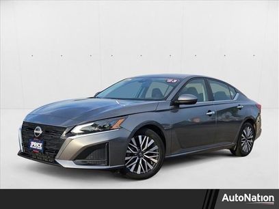 Used 2023 Nissan Altima 2.5 SV