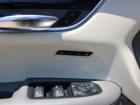 Used 2020 Cadillac XT6 Premium Luxury FWD image 11