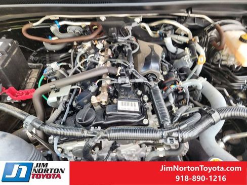 Used 2024 Toyota Tacoma SR5 AWD/4WD image 30