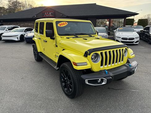 Used 2023 Jeep Wrangler Unlimited Sahara w/ Cold Weather Group image 11