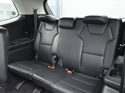 Used 2025 Kia Telluride S FWD image 9