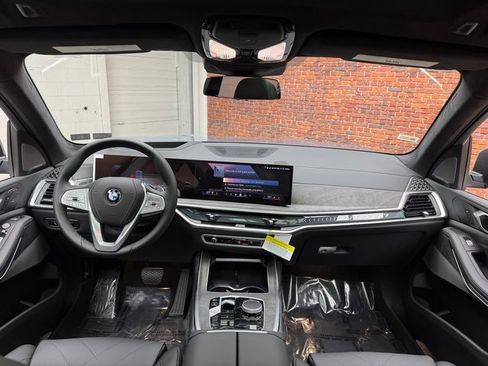 New 2026 BMW X7 xDrive40i w/ Premium Package image 12