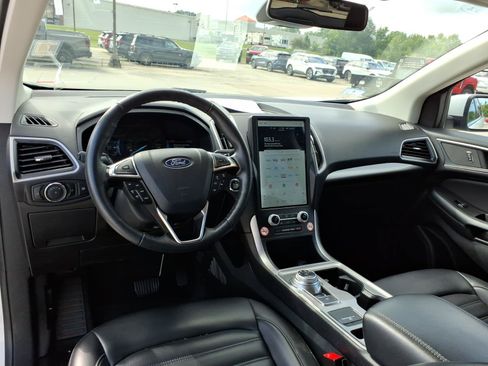 Used 2024 Ford Edge SEL AWD/4WD image 15