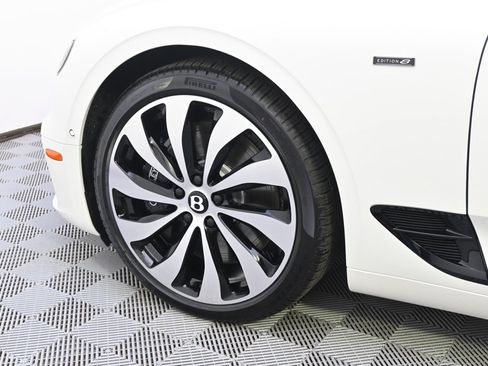 Used 2024 Bentley Continental GT image 21
