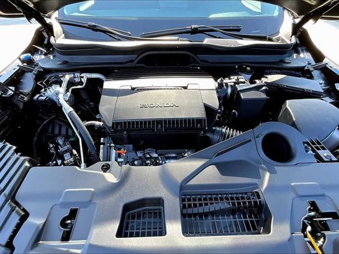 New 2025 Honda Pilot Touring image 16