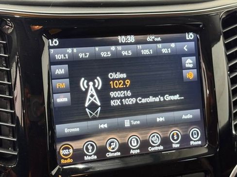 Used 2019 Jeep Cherokee Overland w/ Technology Group image 29