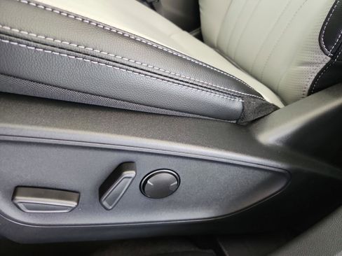 New 2025 Ford Escape PHEV w/ PHEV Premium Package image 13