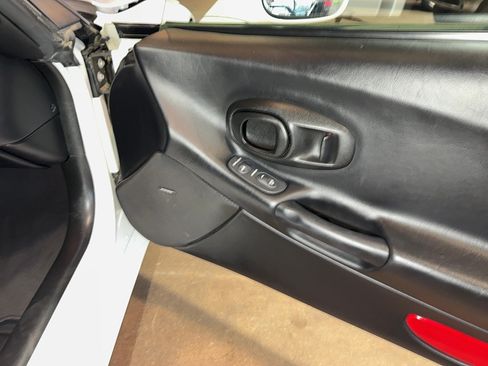 Used 1998 Chevrolet Corvette Convertible w/ Memory Pkg RWD image 69