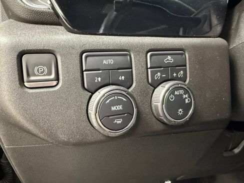 Used 2023 Chevrolet Silverado 1500 LT AWD/4WD image 16