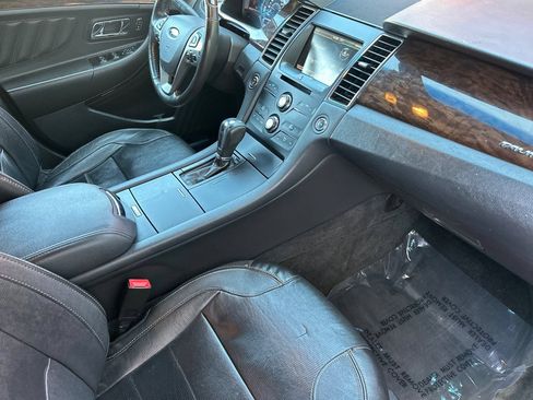 Used 2014 Ford Taurus Limited FWD image 16