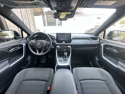 Used 2022 Toyota RAV4 SE w/ Convenience Package AWD/4WD image 8